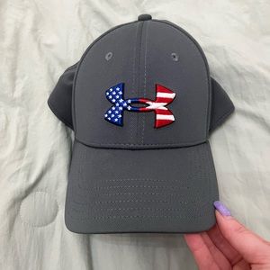 Under Armour Hat Mens S/M Red White and Blue. Like new condition